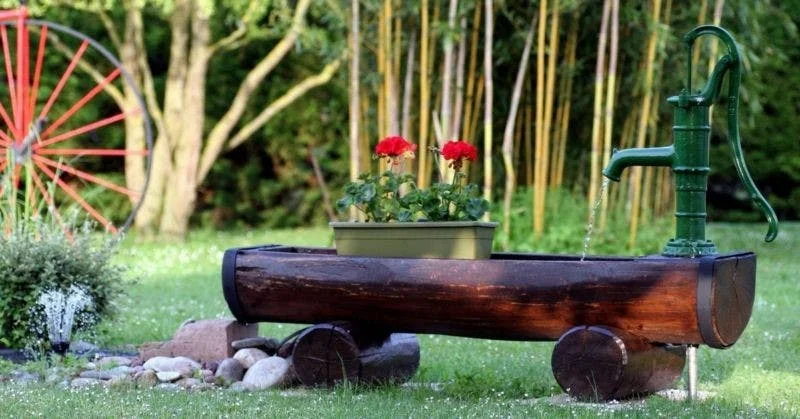 Waterfeature in log